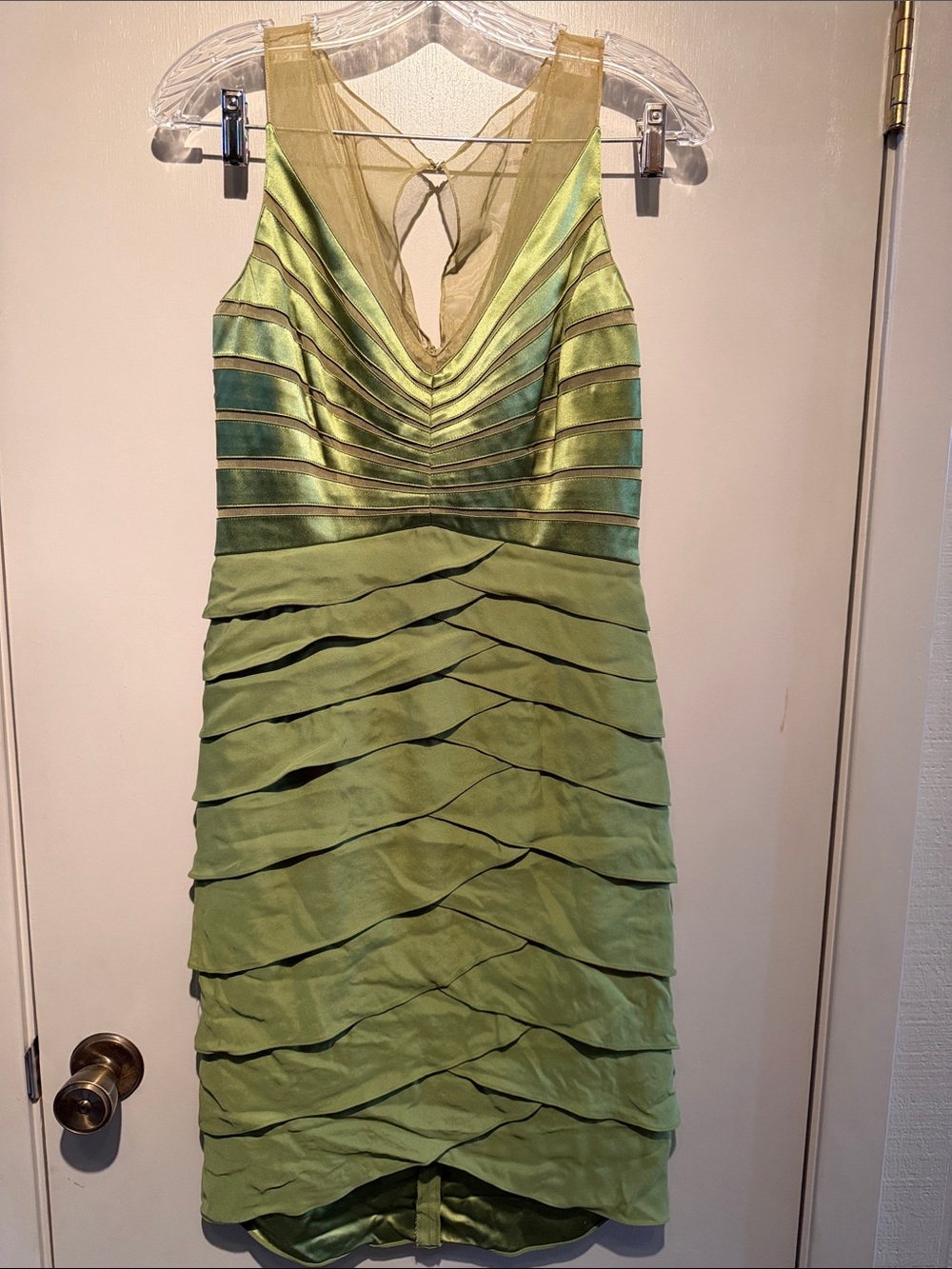 Chetta B Green Layered V-Neck Midi Cocktail Dress